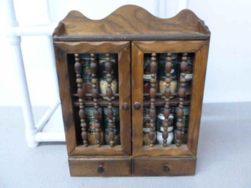 lot 98 image: Spice Rack
