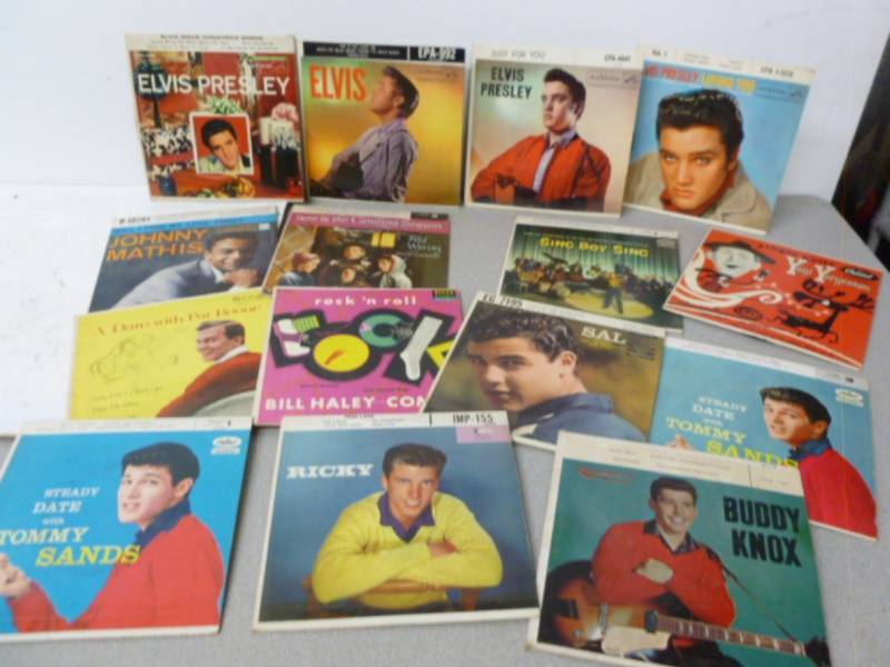 lot 140 image: Vintage 45s Records