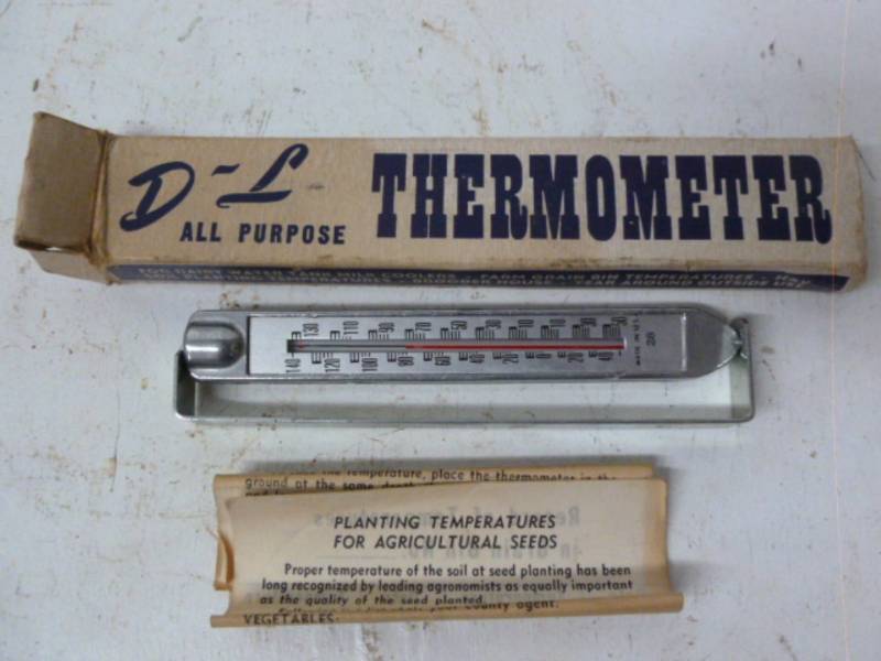 lot 146 image: Vintage Thermometer