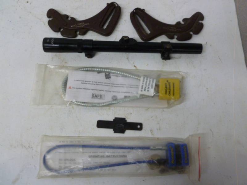 lot 147 image: Hunting Items