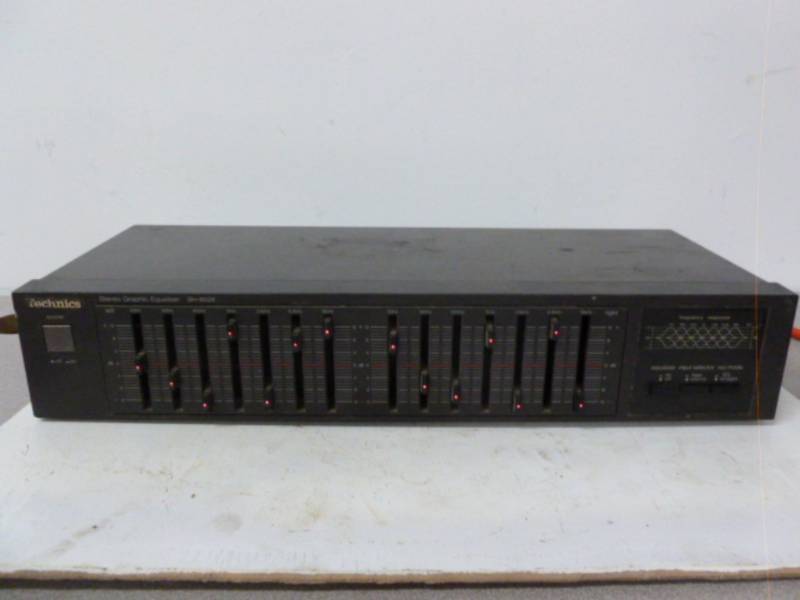 lot 150 image: Technics Equalizer