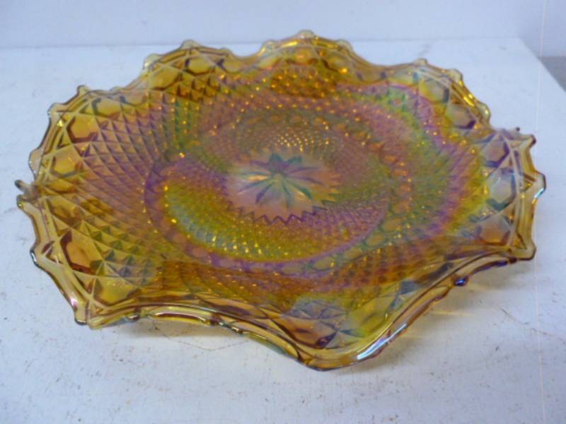 lot 165 image: Vintage Carnival Glass