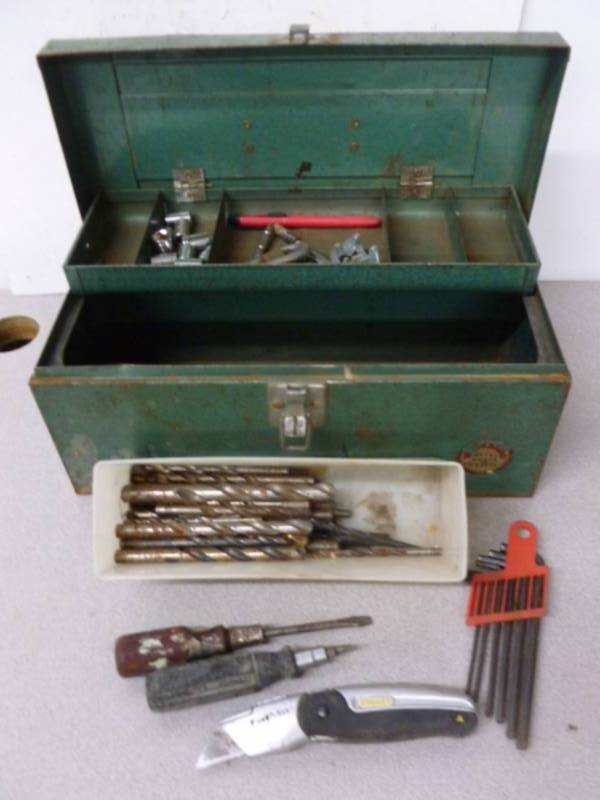 lot 172 image: Vintage Toolbox
