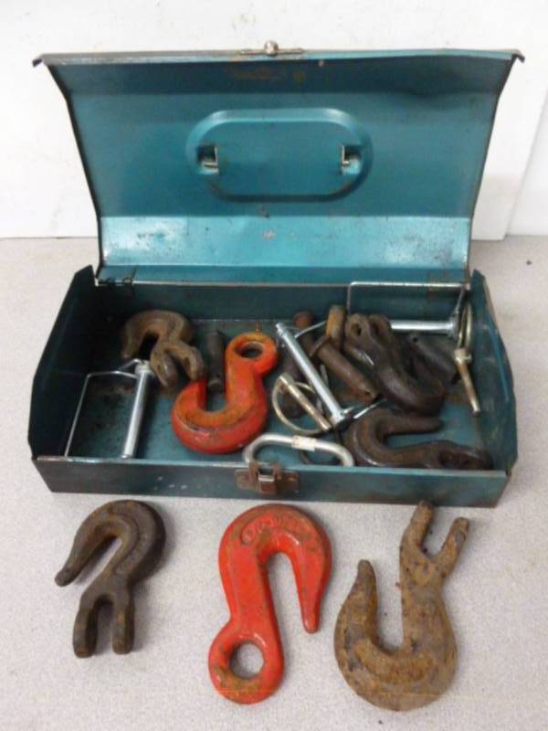 lot 173 image: Log Chain Hooks