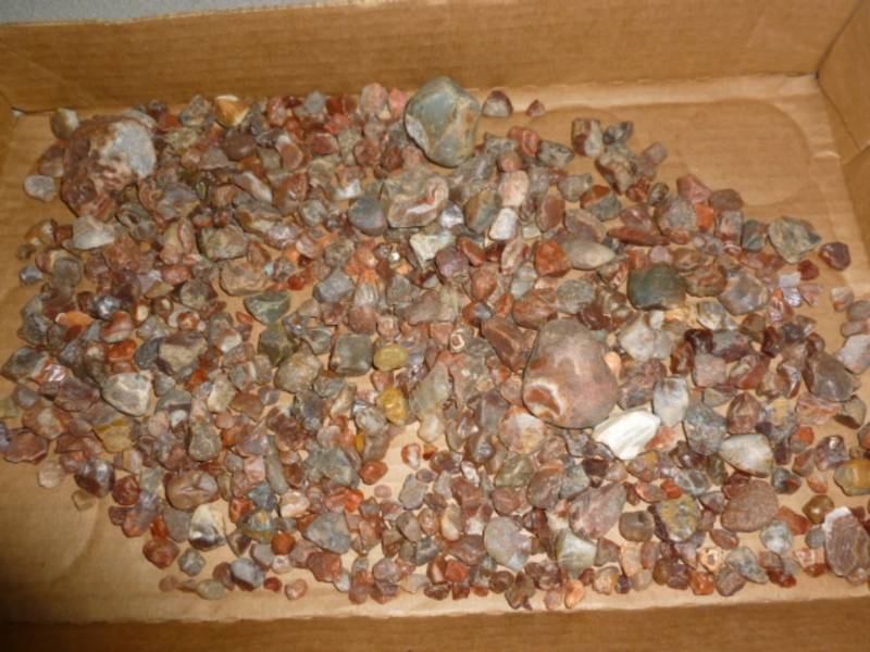 lot 177 image: Agates