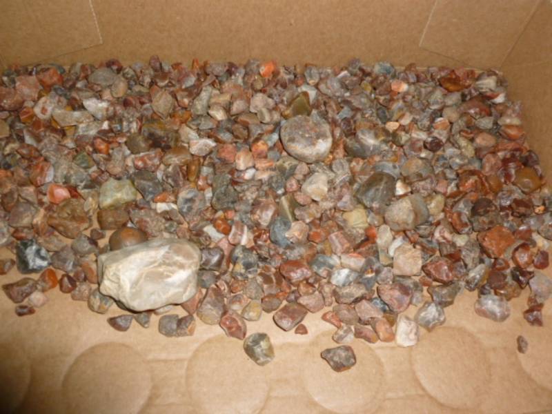 lot 178 image: Agates