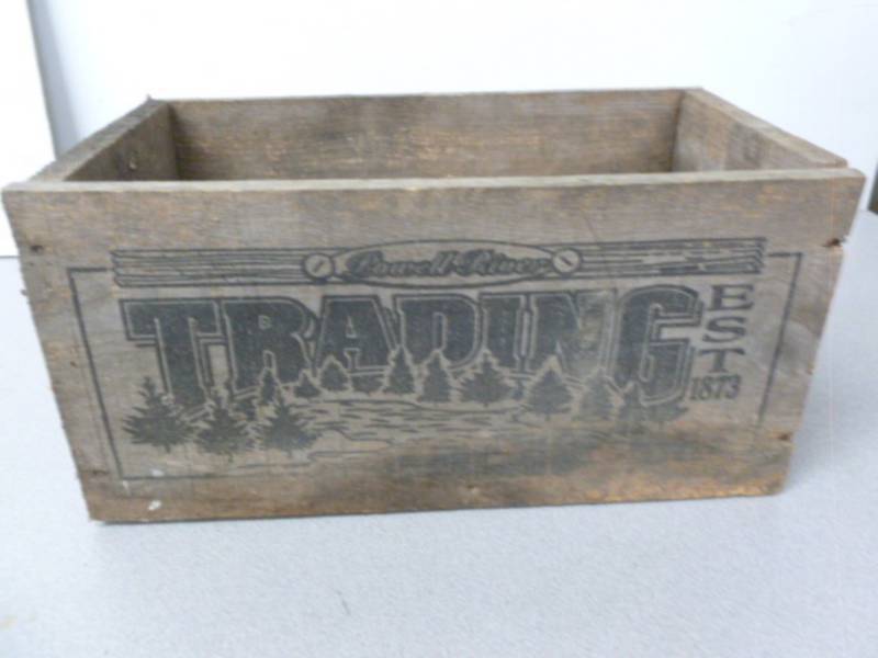 lot 180 image: Vintage Wooden Box