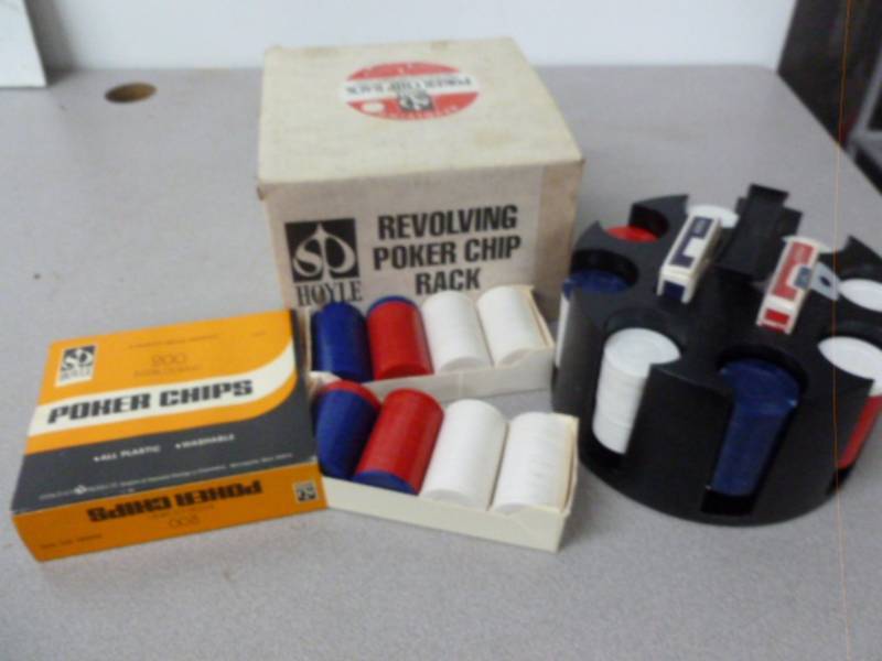 lot 183 image: Vintage Poker Chip Set