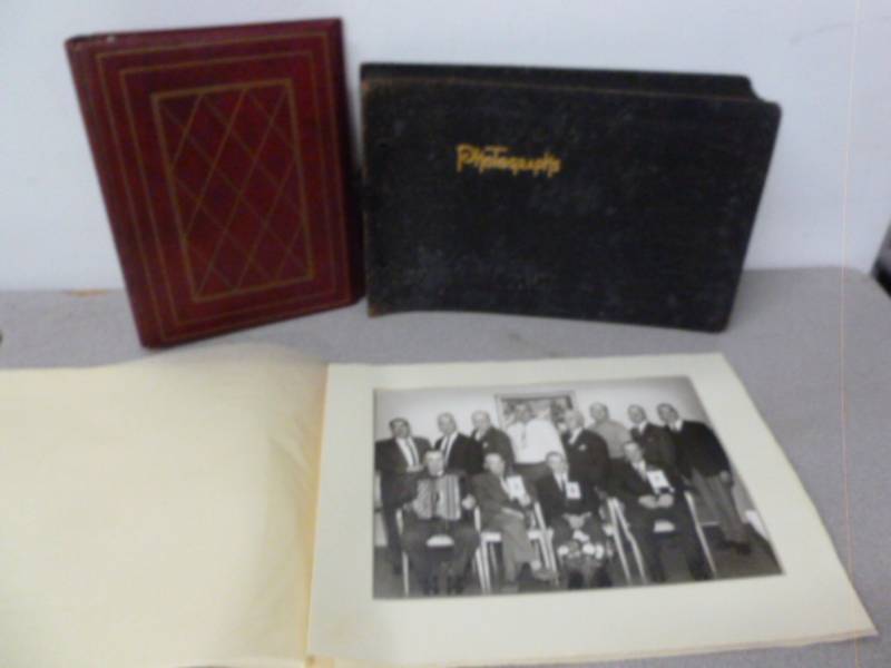 lot 189 image: Vintage Black & White Pictures