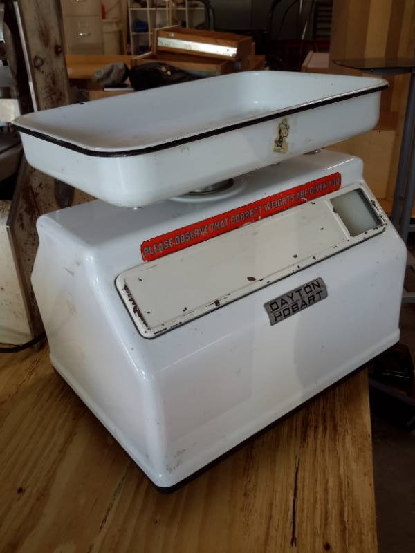 lot 44 image: Vintage Dayton Hobart Scale