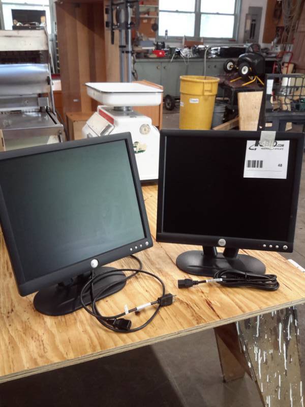 lot 48 image: 2 Dell Monitors