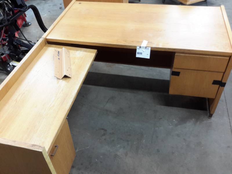 lot 54 image: L Shaped Office Desk