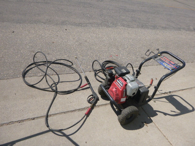 lot 9 image: Honda 5 HP Pressure Washer