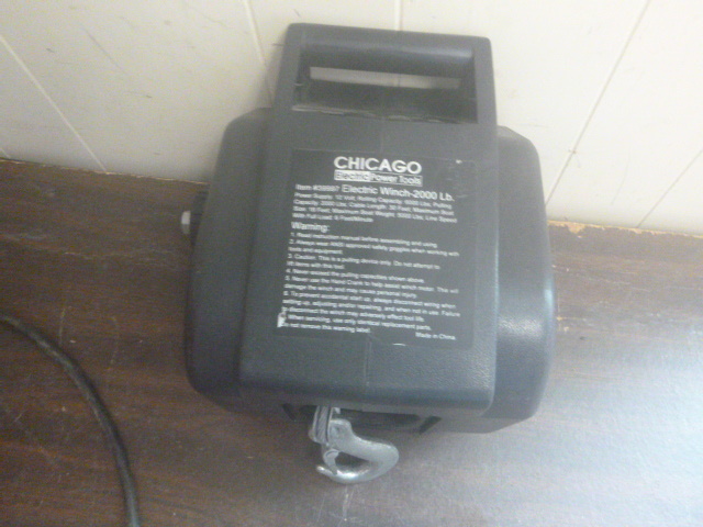 lot 43 image: Chicago Electric Winch