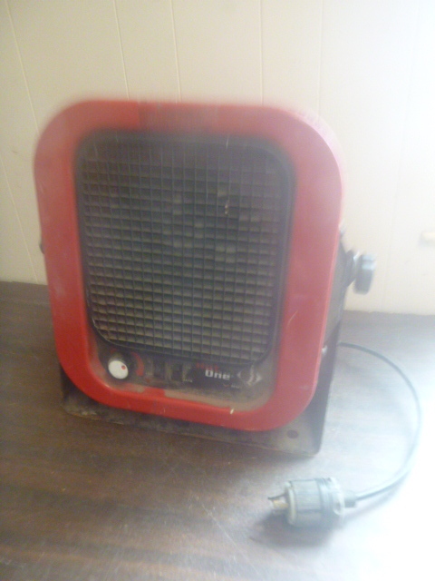 lot 44 image: Hot One Portable Heater