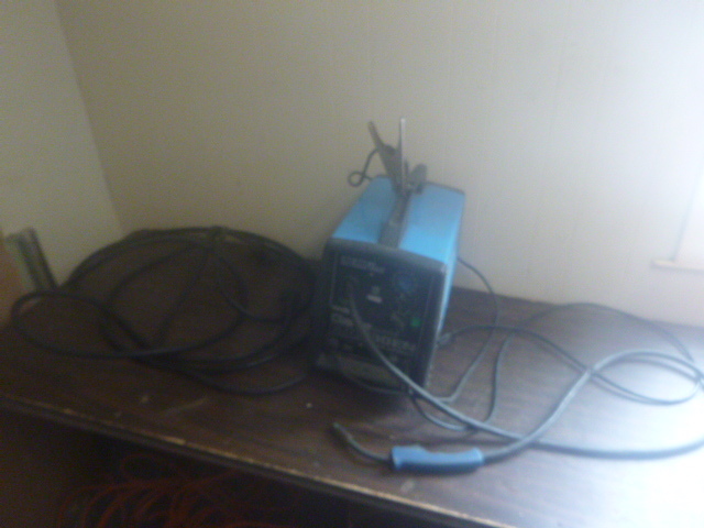 lot 45 image: Clarke Weld MIG 130 EN Welder
