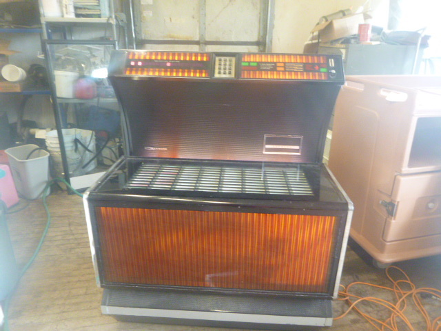 lot 150 image: Seeburg Jukebox