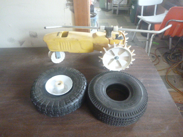 lot 79 image: Nelson Traveling Lawn Sprinkler