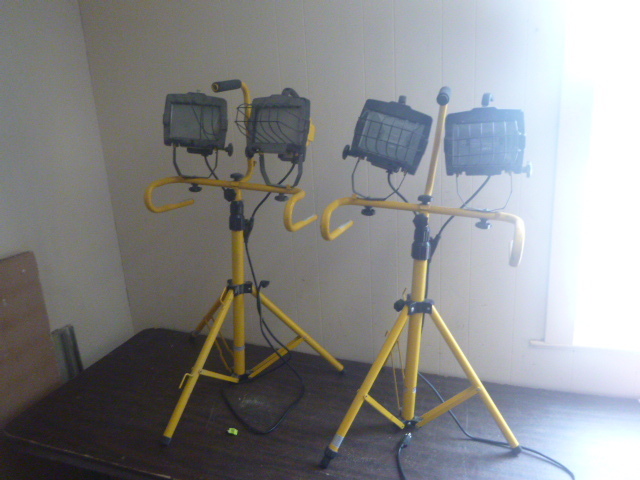 lot 82 image: 2 Shop Lights