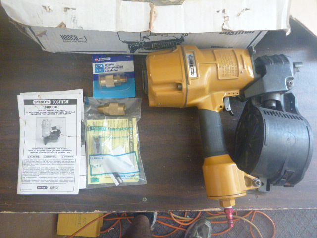 lot 86 image: Stanley Bostitch Pneumatic Nailer