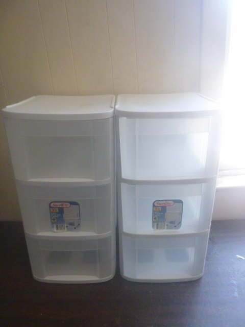 lot 107 image: 2 Sterlite 3 Drawer Storage Carts