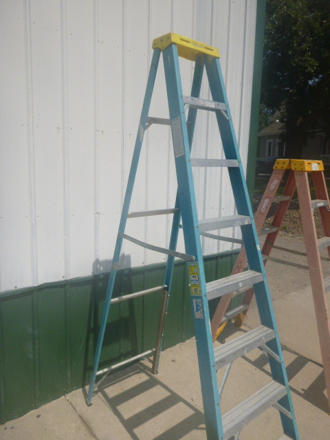lot 139 image: Werner 8 Ladder
