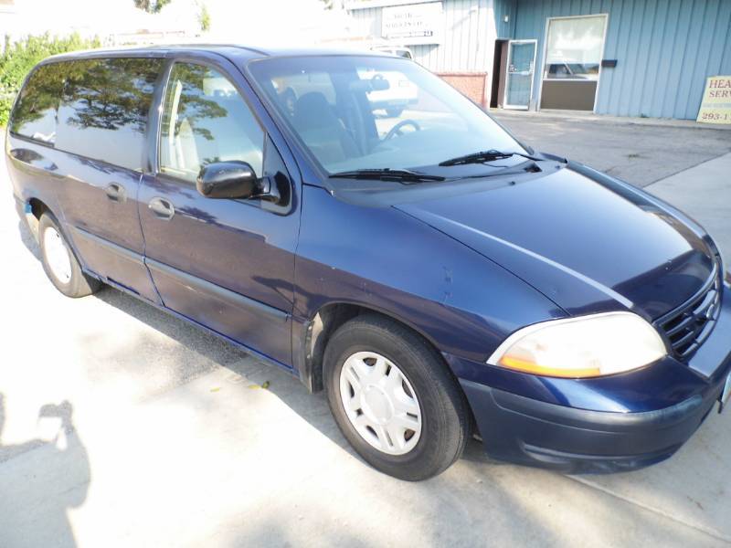 lot 7 image: 2000 Ford Windstar