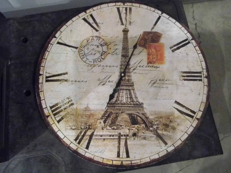 lot 16 image: Paris Clock
