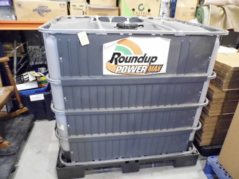 lot 29 image: 250 Gallon Tank