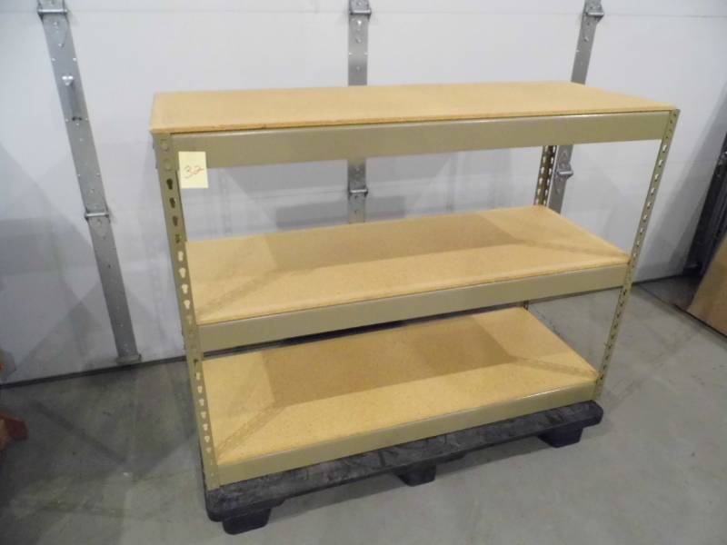 lot 32 image: Shelf