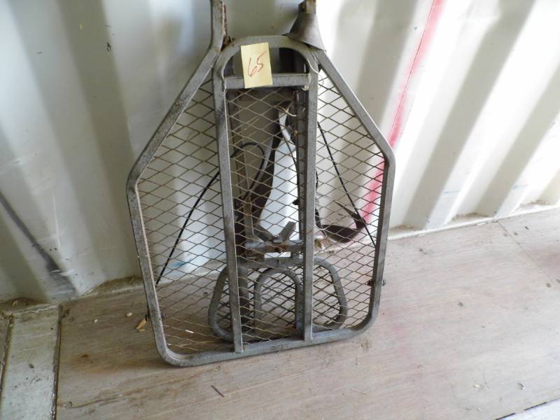 lot 65 image: Hunting Stand