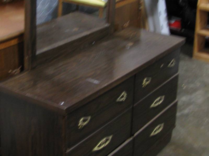 lot 10 image: Chest of Drawers