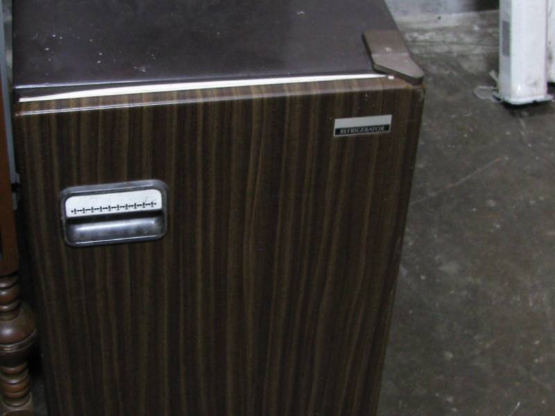 lot 12 image: Samsung Refrigerator