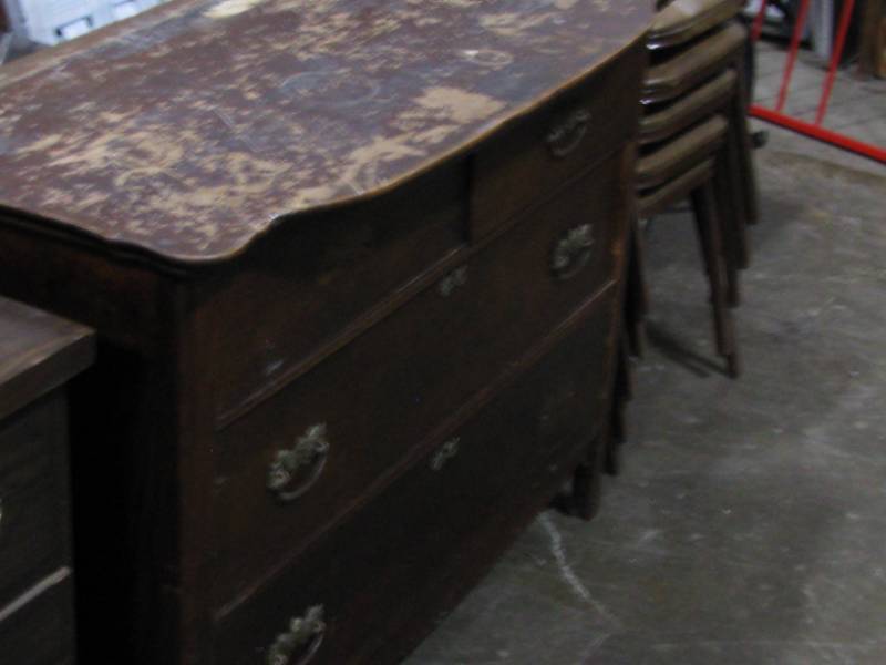 lot 16 image: Vintage Dresser