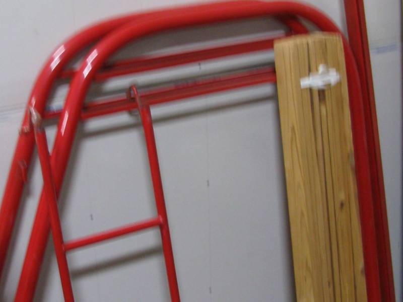 lot 19 image: Metal Bunk Bed