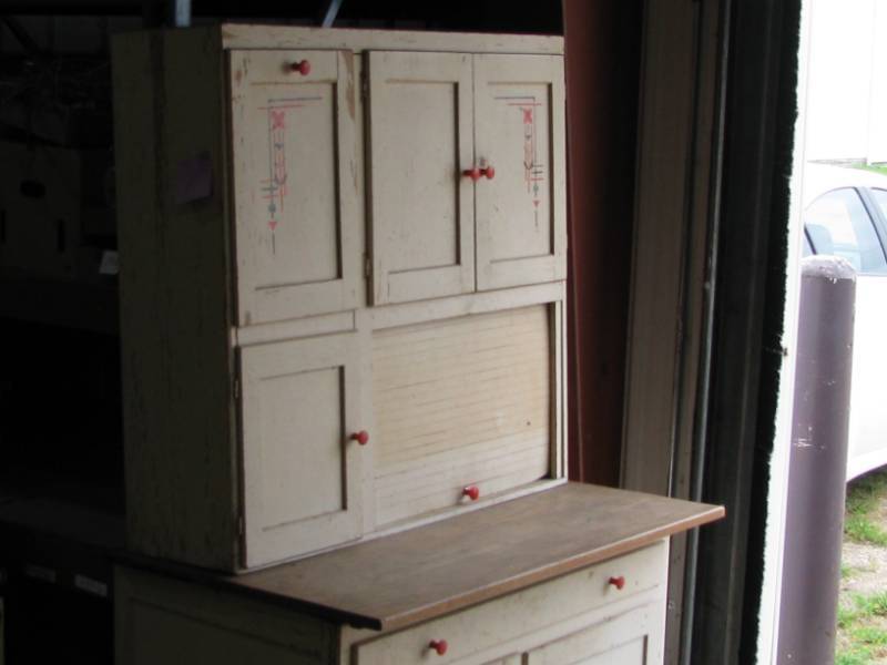 lot 22 image: Hoosier Cupboard