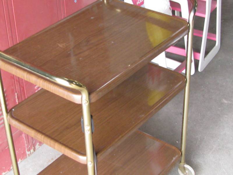 lot 25 image: Rolling Food Cart