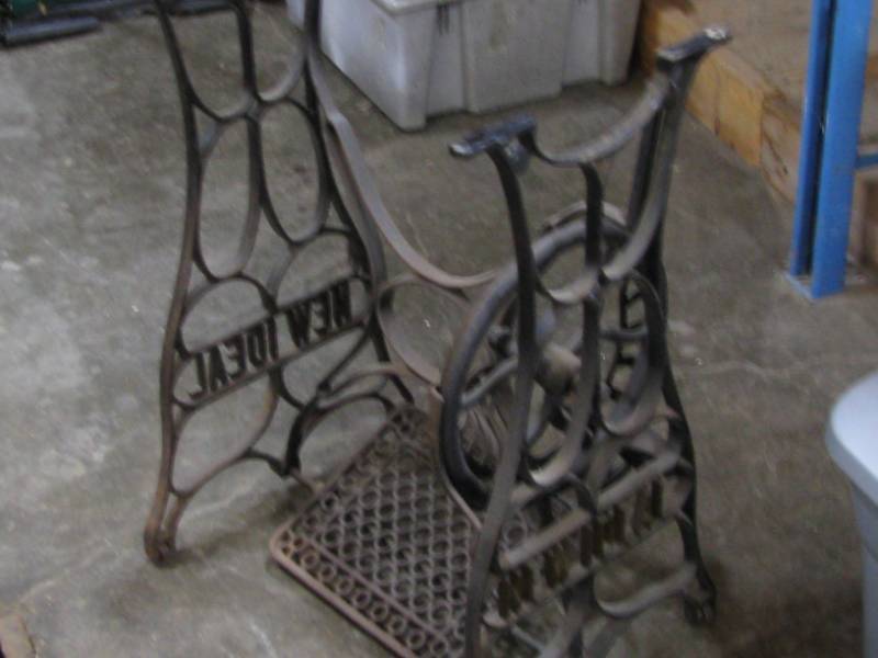 lot 28 image: New Ideal Cast Iron Sewing Machine Base