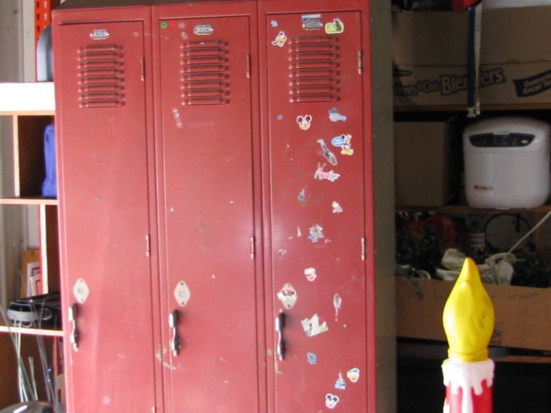 lot 31 image: School Lockers
