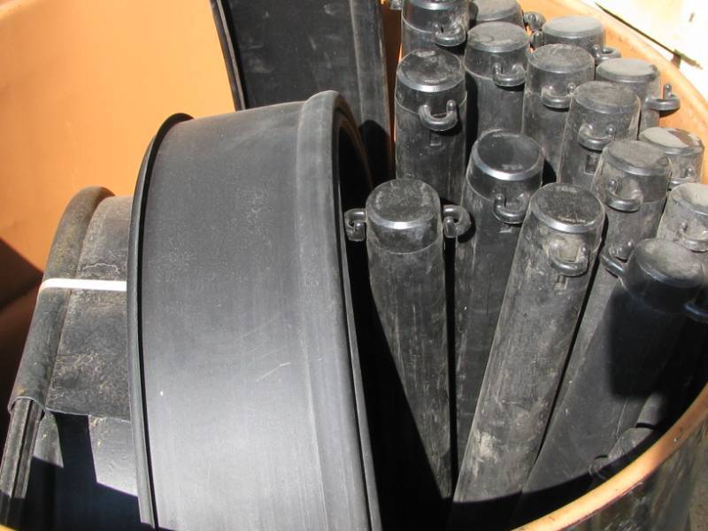 lot 36 image: Plastic Chain Posts