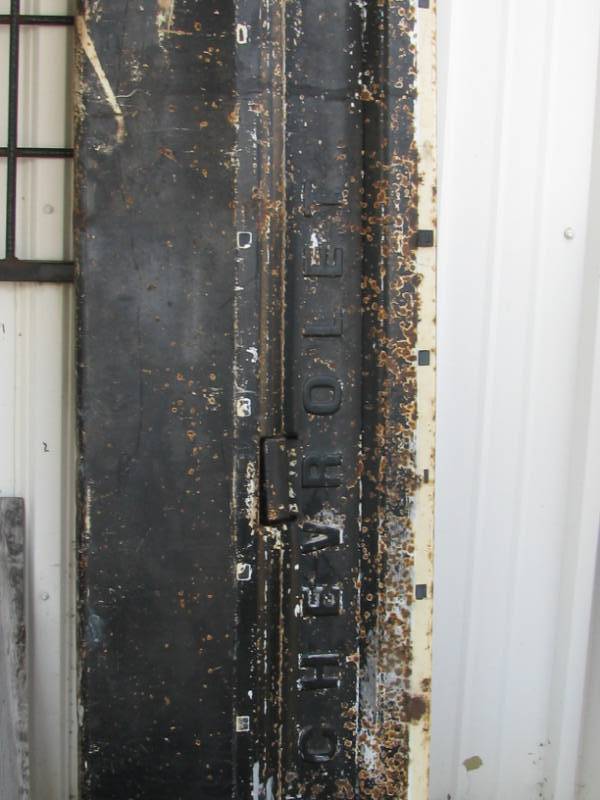 lot 40 image: Vintage Chevrolet Tailgate