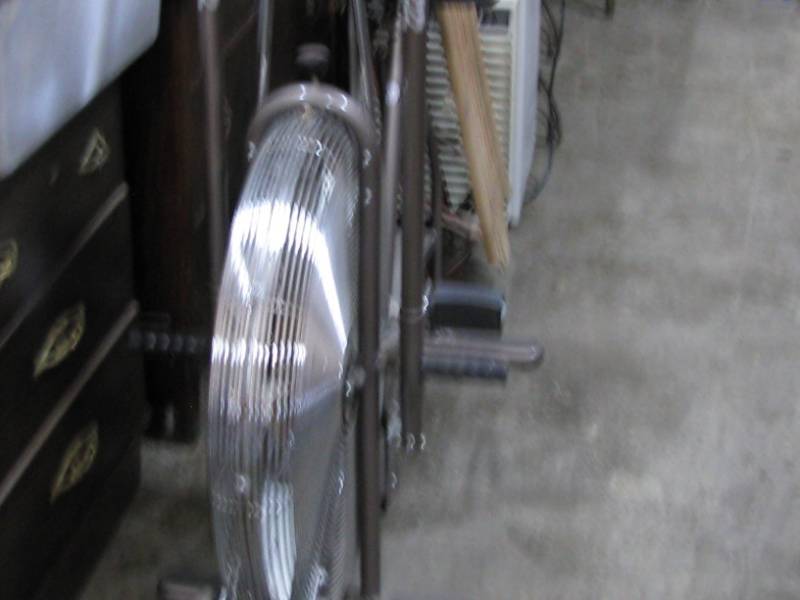 lot 43 image: Schwinn Airdyne
