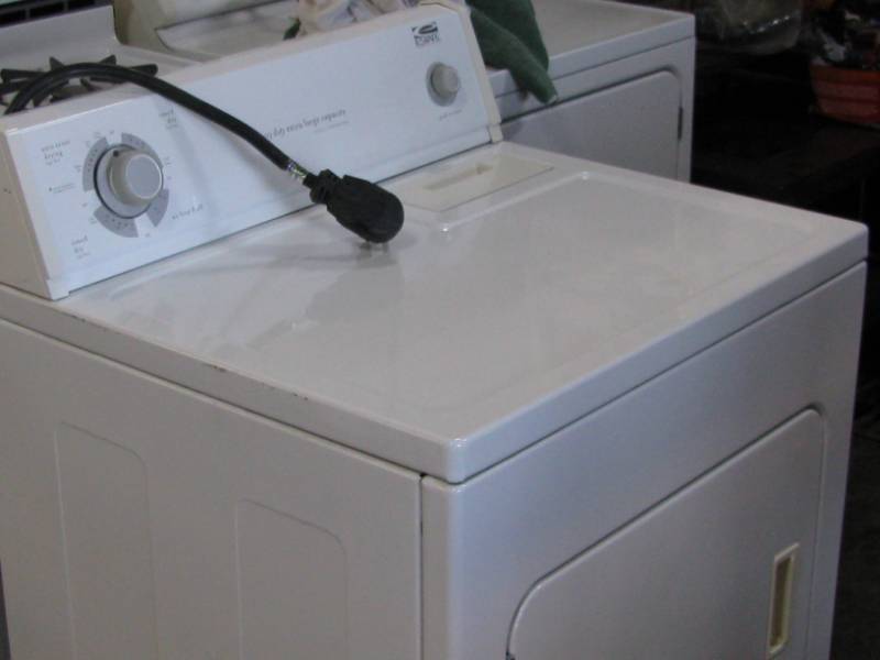 lot 53 image: Estate Electric Dryer