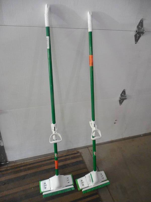 lot 21 image: (2) Libman Big Gator Mop