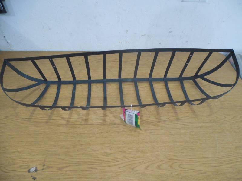 lot 28 image: Vigoro 36 in. Metal English Flat-Wire Horse Trough Planter