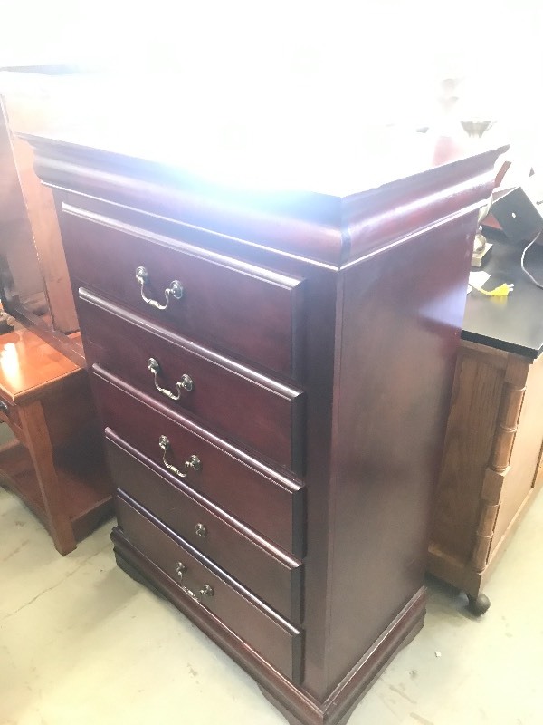 WOODEN UPRIGHT DRESSER