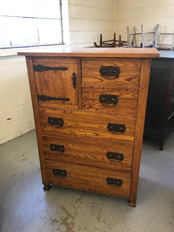 Jamestown Oak 5 Drawer Dresser W Cabinet Kan Light Up Art And