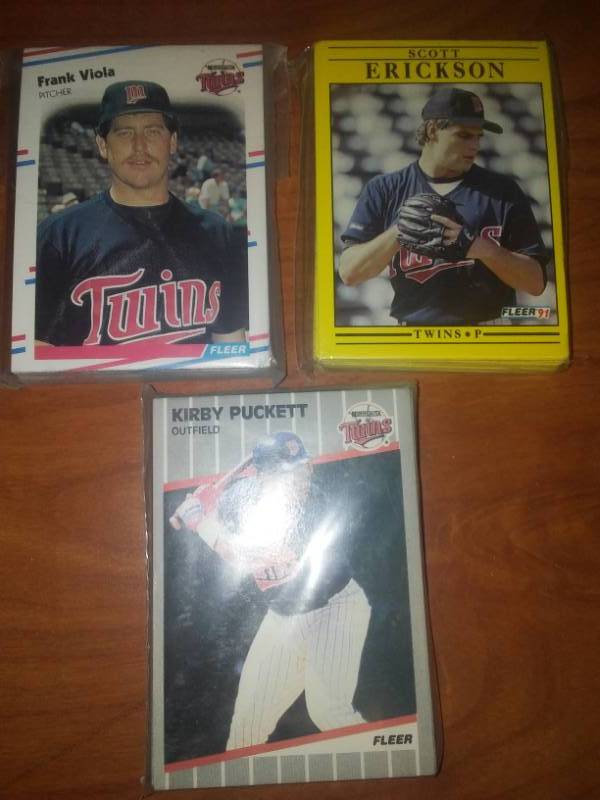lot 457 image: Minnesota Twins MLB cards 75  Viola, Erickson, Hrbek, 2 Kirbys plus more