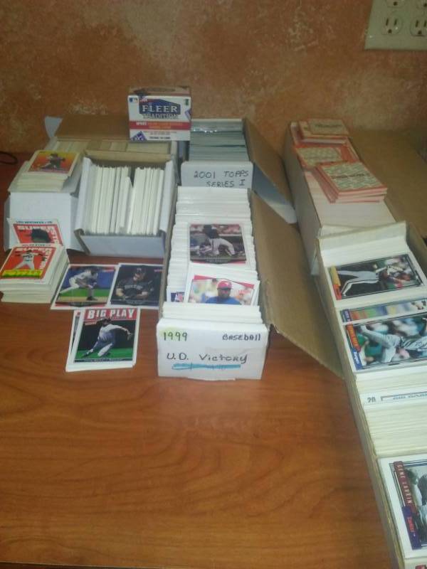 lot 463 image: MLB baseball cards and Super Bowl cards about 3300