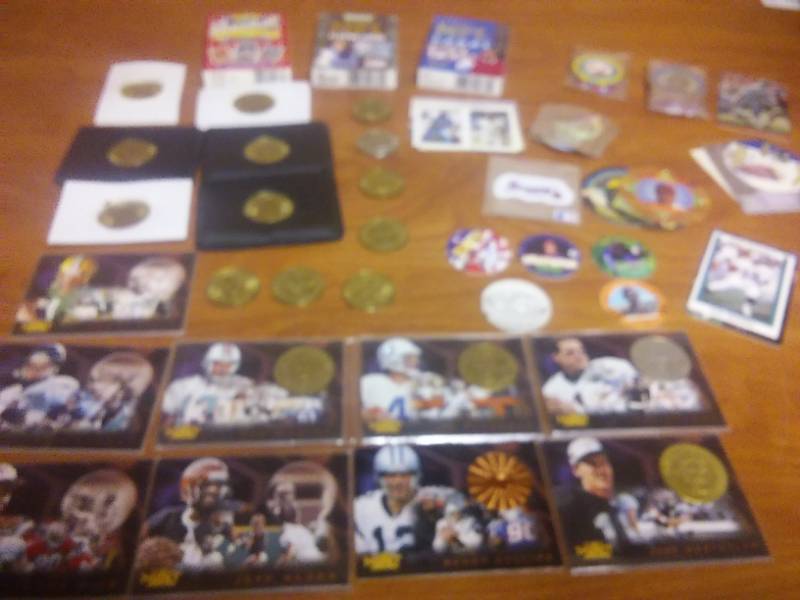 lot 471 image: Collector NFL, MLB coins 1.25 diameter
